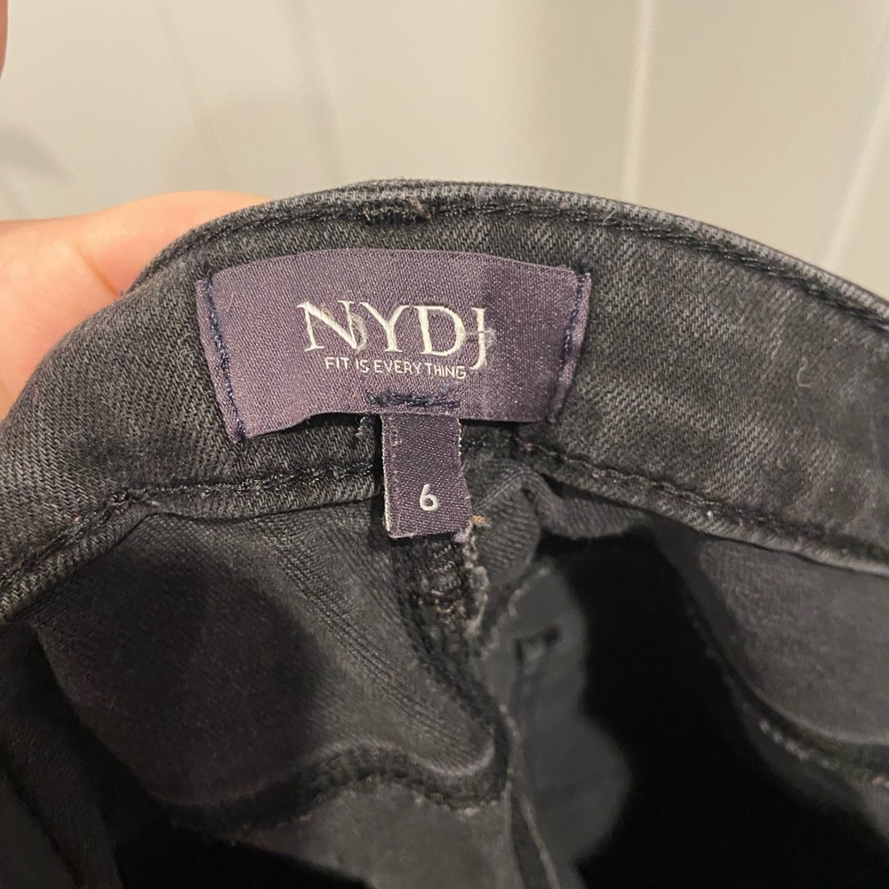 NYDJ Ami Skinny Black Jeans size 6 EUC Lift x Tuck Technology not your daughters - Picture 5 of 14